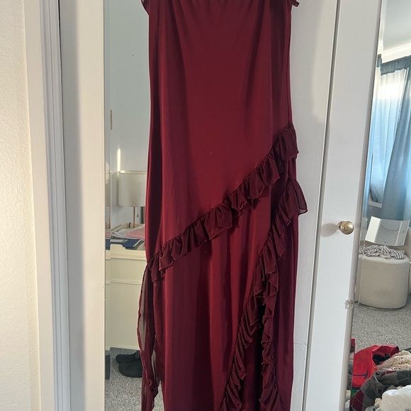 Elegant Burgundy Ruffle Dress - Picture 3 of 5